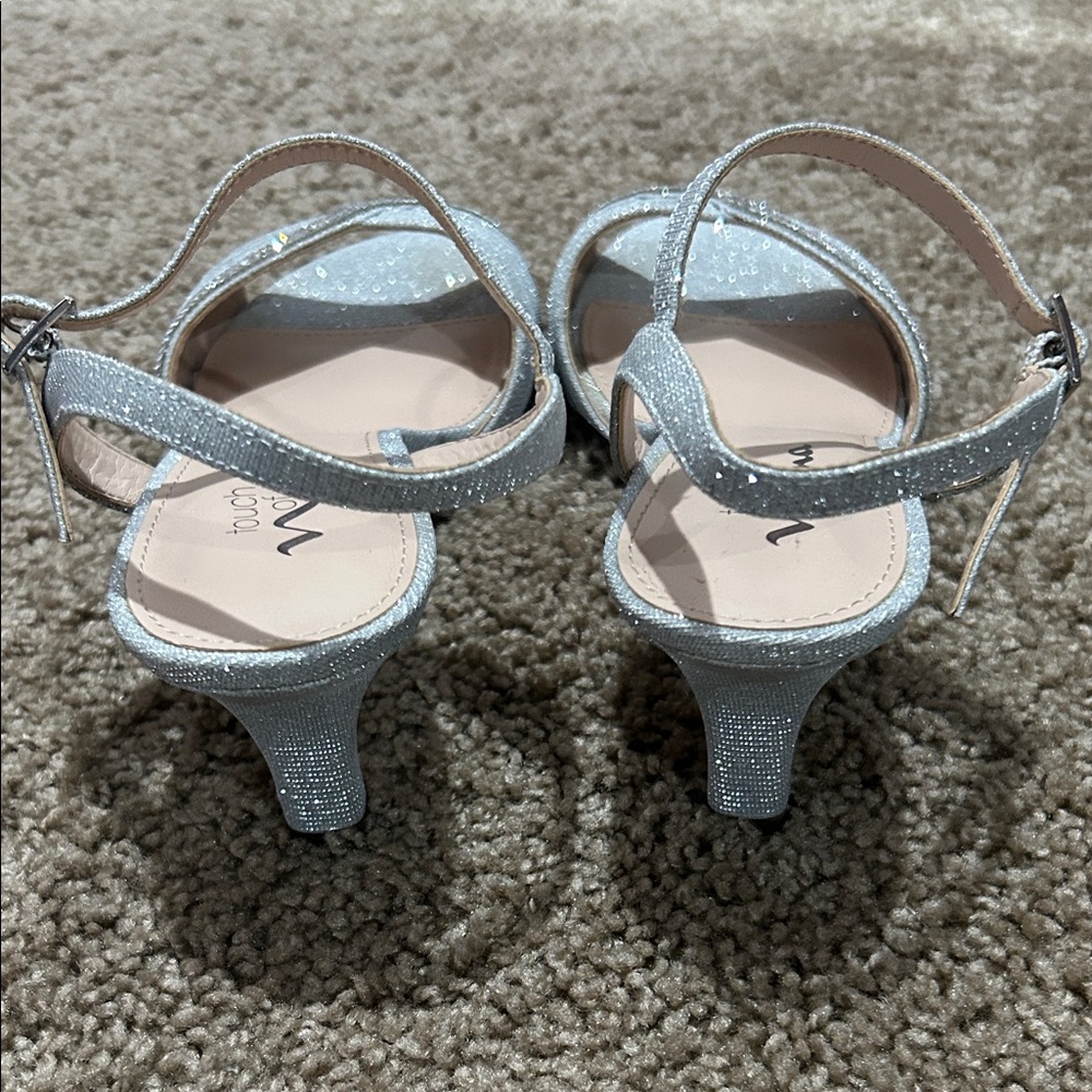 Nina Glittering Silver Heels - Picture 5 of 8